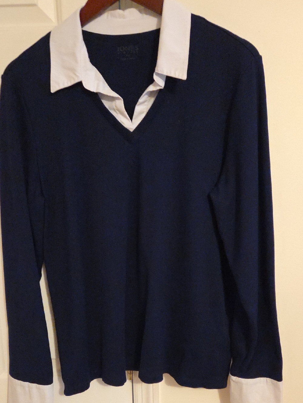 Jones New York V-Neck Top in Navy with White Collar Detail